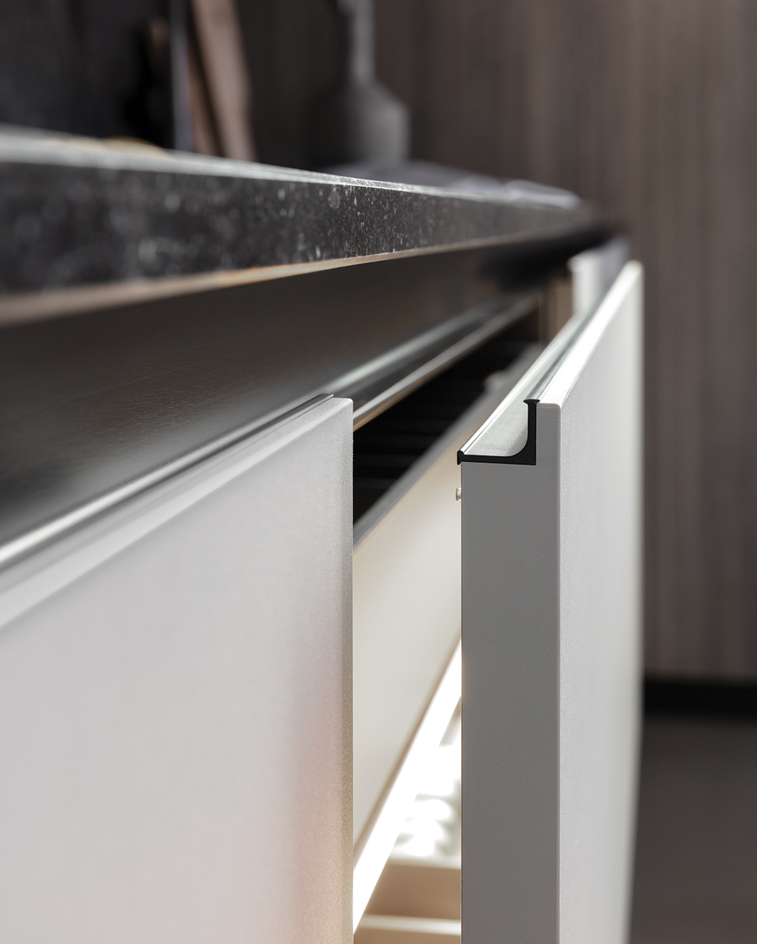 02-doimo-cucine-sistema-all-around-cucina-d23-img2-1082x1350